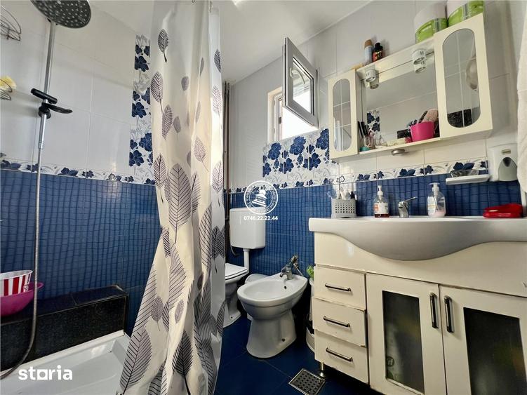 Casă cu 5 camere cu Teren 1382 Mp în Voinești