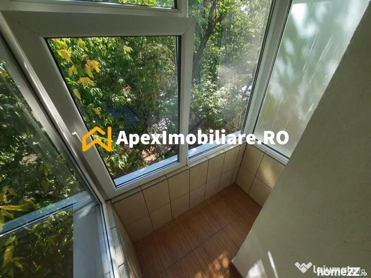 Garsonieră decomandată în Central