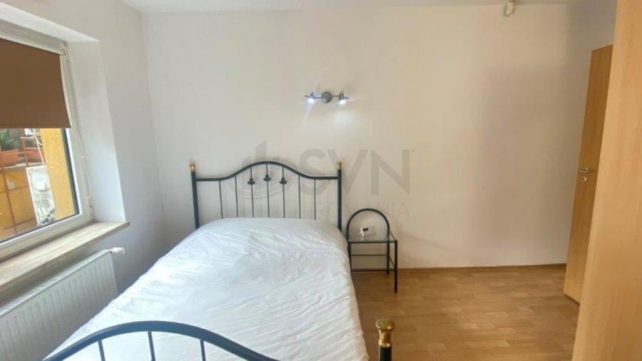 Apartament cu 3 camere decomandat, mobilat în Primăverii