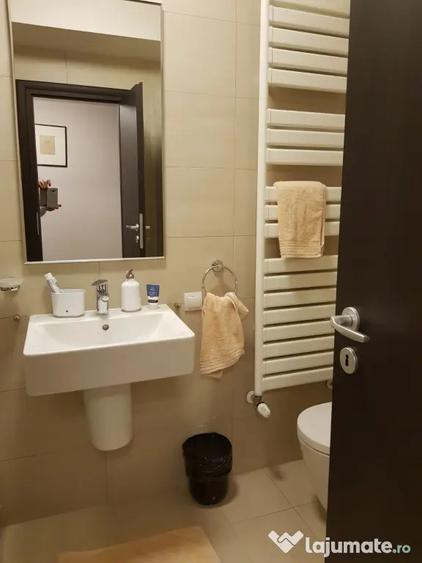 Apartament cu 4 camere decomandat, mobilat în Nordului