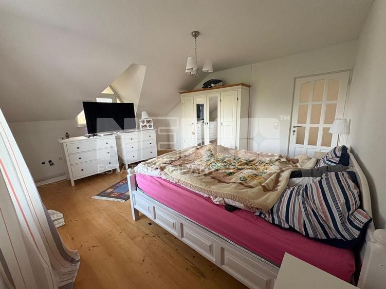Duplex cu 6 camere cu Canalizare în Central