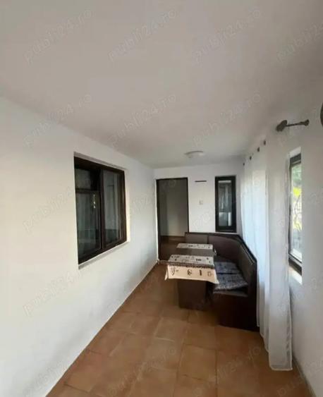 Casă cu 5 camere cu Teren 900 Mp în Andrei Mureșanu