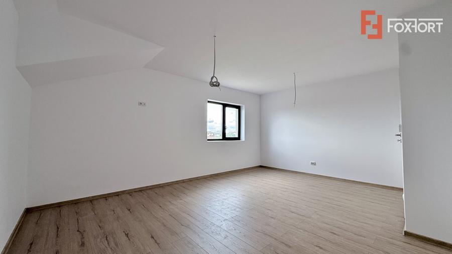 Duplex cu 4 camere cu Canalizare în Moșnița Veche