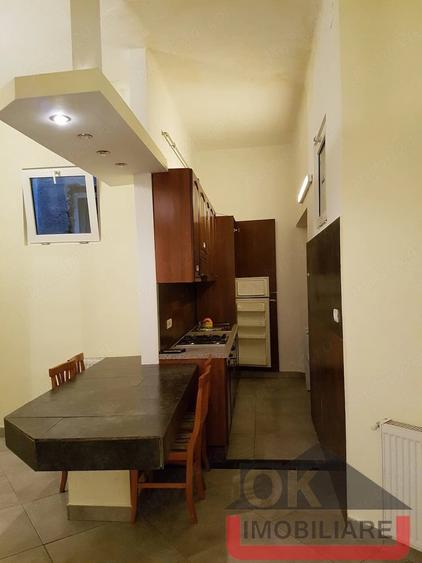 Apartament cu 5 camere decomandat în Central