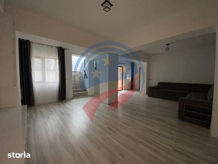 Casă cu 4 camere cu Teren 250 Mp în Lăpuș
