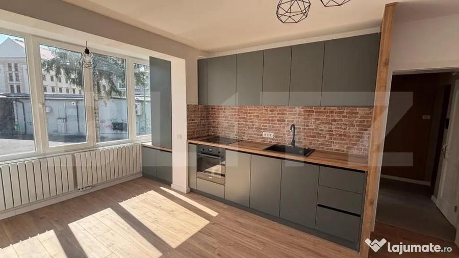 Apartament cu 3 camere semidecomandat în Ultracentral