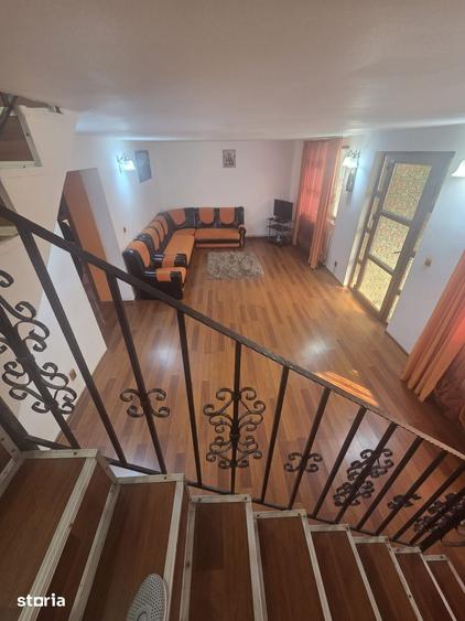 Casă cu 4 camere cu Teren 250 Mp în Șimnicu de Sus