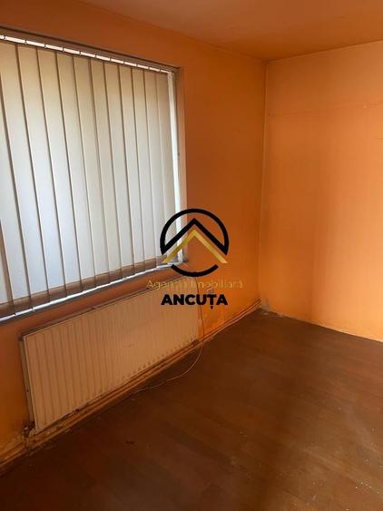 Casă cu 5 camere cu Canalizare în Baciu