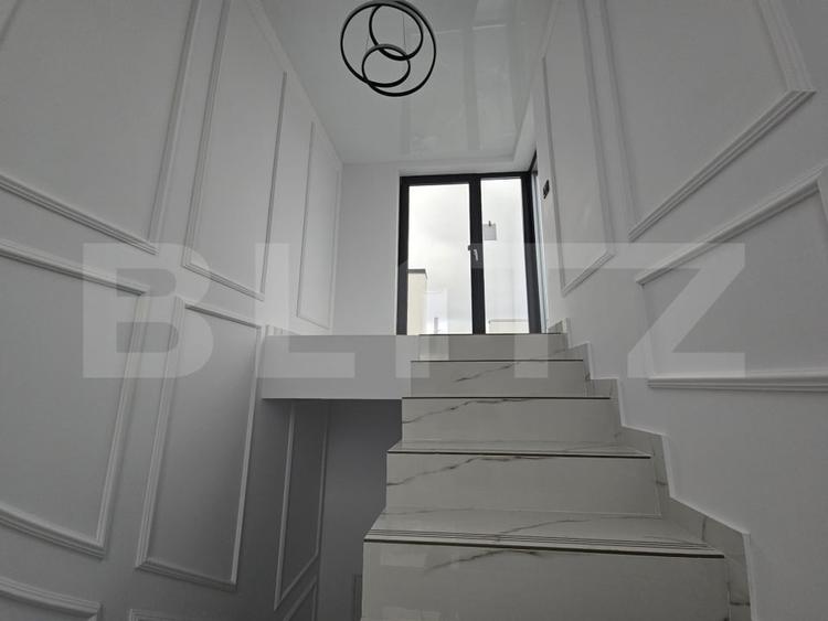 Duplex cu 4 camere cu Canalizare în Rediu