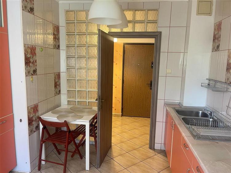 Apartament cu 2 camere decomandat, mobilat în Iancului