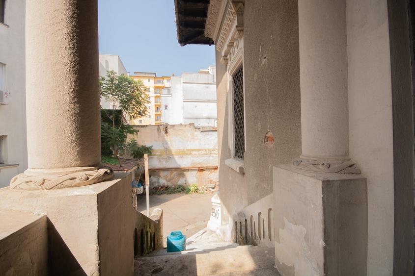 Casă cu 19 camere cu Teren 1725 Mp în Dorobanți