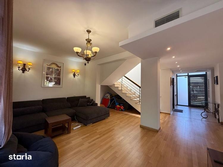 Casă cu 4 camere cu Teren 440 Mp în Est