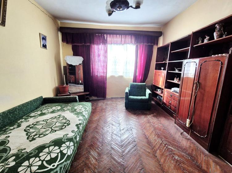 Casă individuală cu 4 camere cu Canalizare în Brătianu