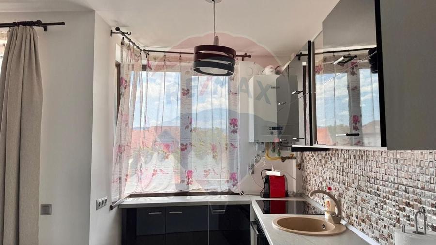 Apartament cu 3 camere semidecomandat, mobilat în Mărăști