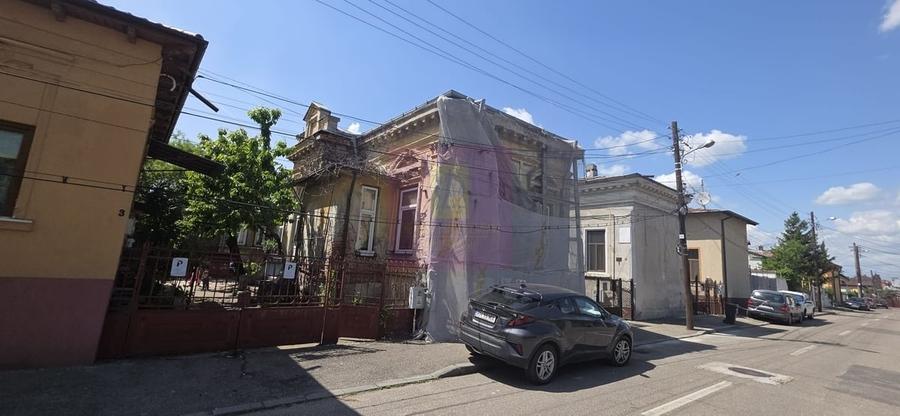 Casă cu 4 camere în Central