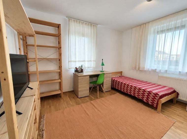 Apartament cu 3 camere decomandat, mobilat în Europa