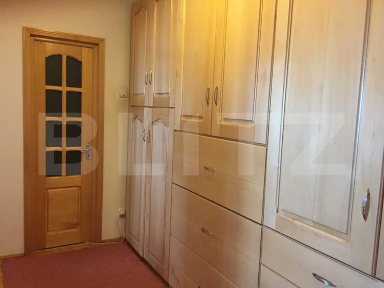 Apartament cu 3 camere decomandat în Independenței