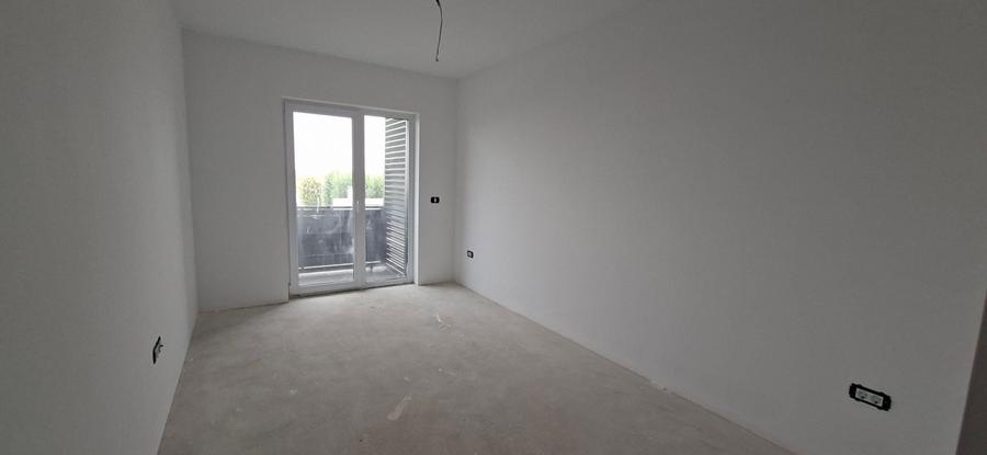 Duplex cu 4 camere cu Canalizare în Dumbrăvița