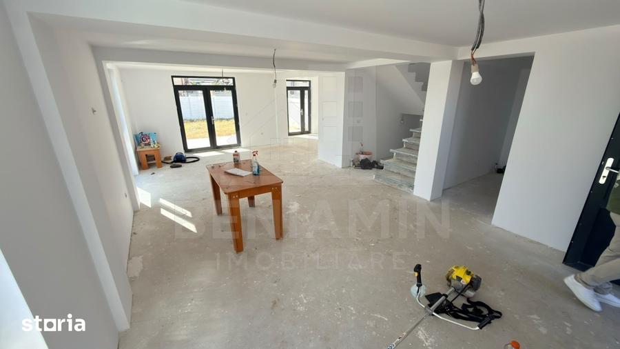 Casă cu 4 camere decomandat cu Teren 328 Mp în Șimnicu de Sus