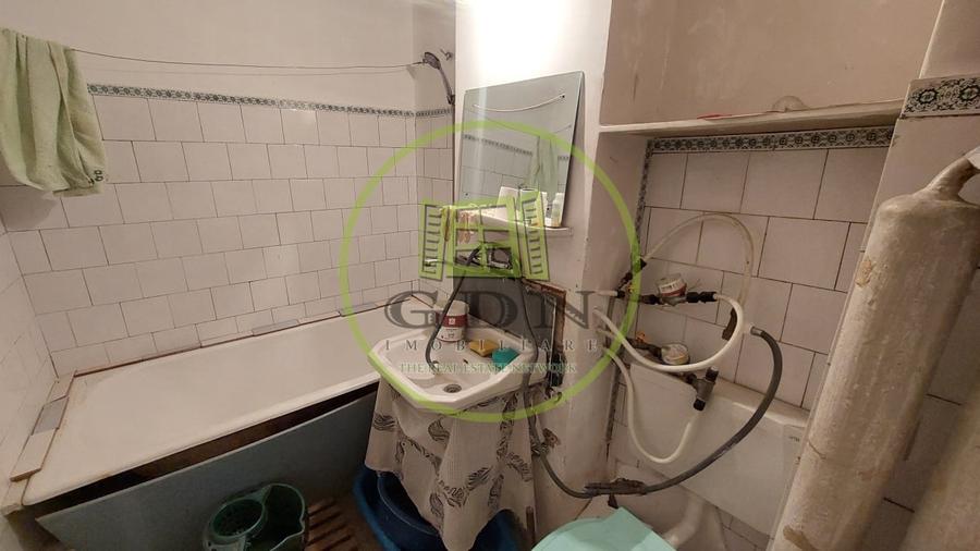 Apartament 2 camere, semidecomandat, 42mp, Craiovita, zona Scoala Elena Farago - 4