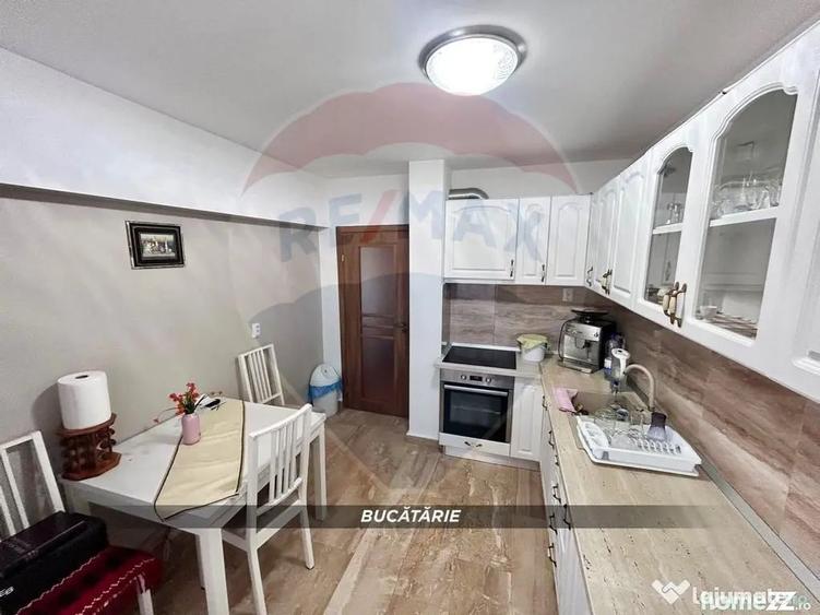 Apartament cu 4 camere decomandat în Traian