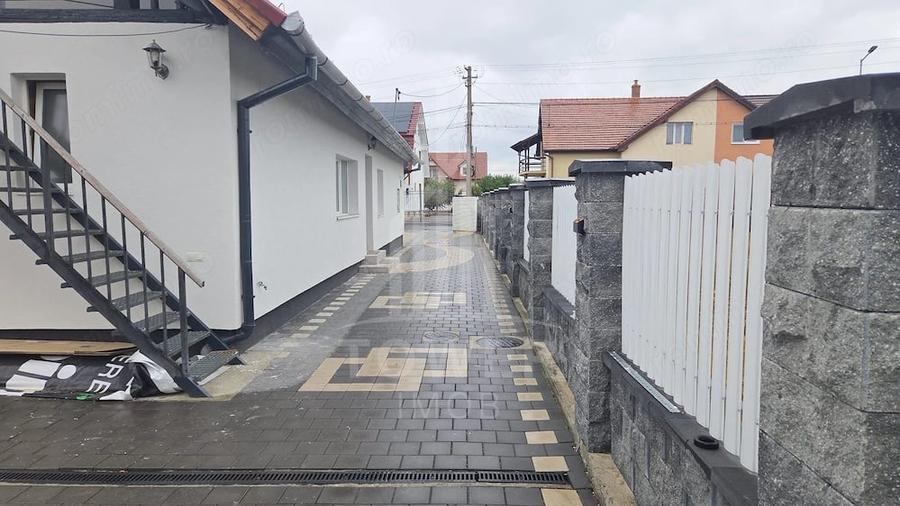 Casa individuala cu 2 apartamente ?i anexa generos de 100 mp - 17