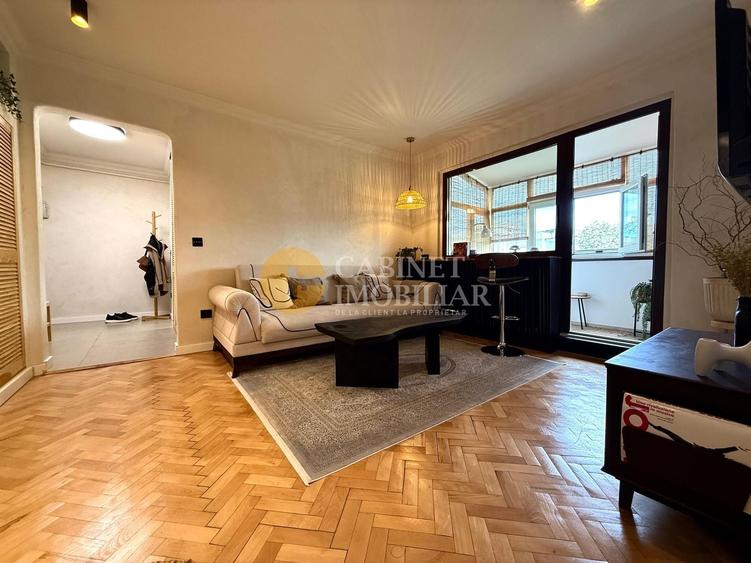 Apartament cu 2 camere semidecomandat, mobilat în Podu Roș