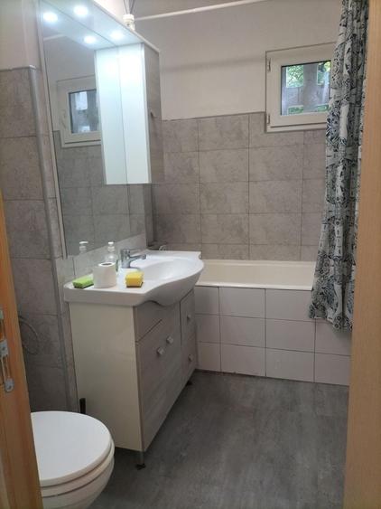 Apartament cu 3 camere semidecomandat în Brâncoveanu