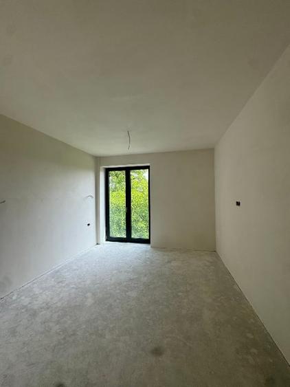 Duplex cu 4 camere cu Teren 1121 Mp în Libertății