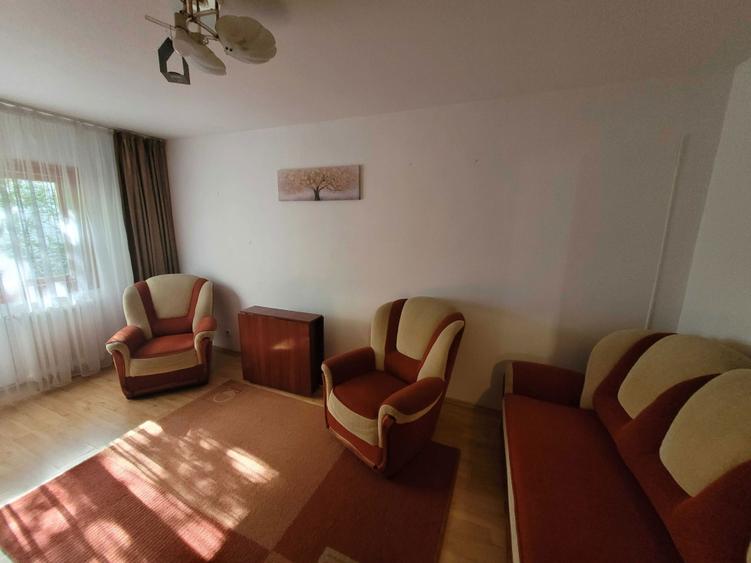 Apartament cu 2 camere decomandat în Nicolina