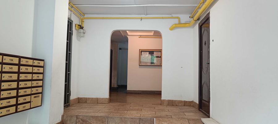 Apartament cu 3 camere decomandat în Crângași