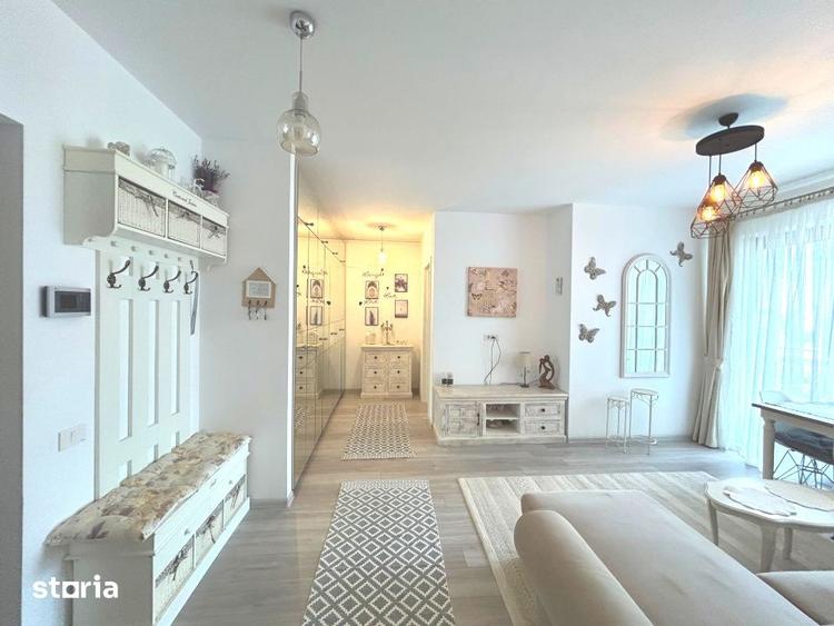 Apartament cu 2 camere semidecomandat, mobilat în Sud