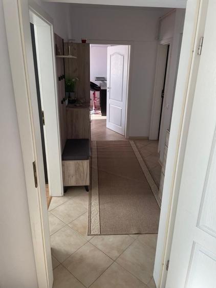 Apartament cu 3 camere decomandat în Tolstoi
