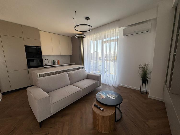 Apartament cu 2 camere decomandat în Take Ionescu