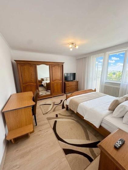 Apartament cu 3 camere decomandat în Dacia