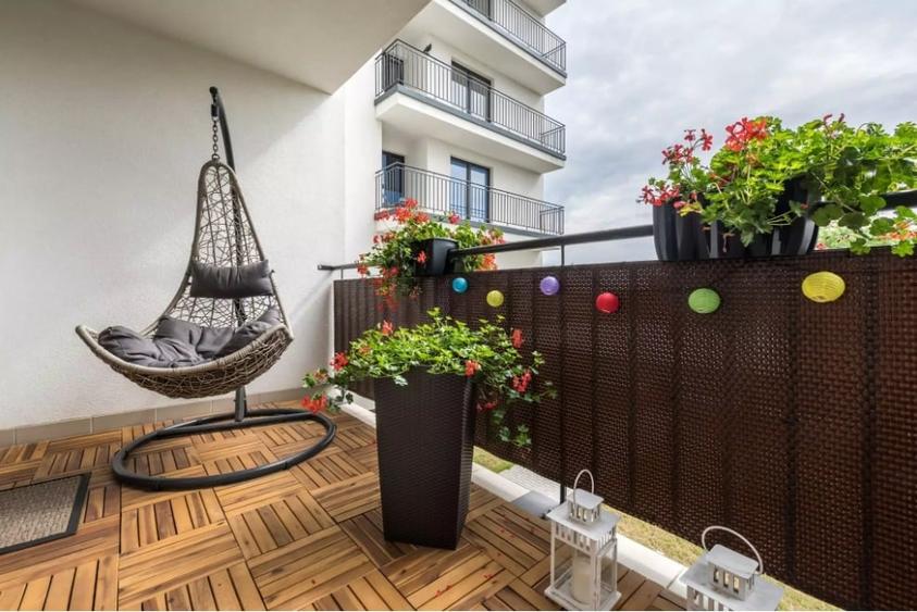 Apartament cu 4 camere decomandat în Metalurgiei
