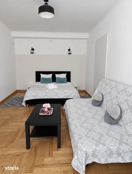 Casă cu 4 camere cu Teren 450 Mp în Centrul Civic