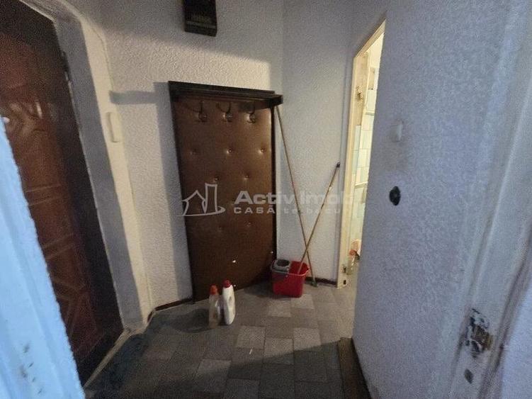 Garsonieră semidecomandată în Căzănești (Râmnicu Vâlcea)