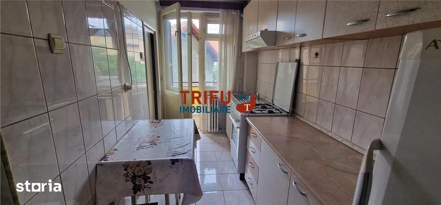 Apartament cu 3 camere decomandat în Lipoveni