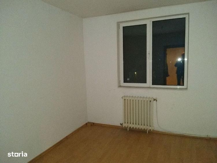 Apartament cu 3 camere decomandat în Humulești