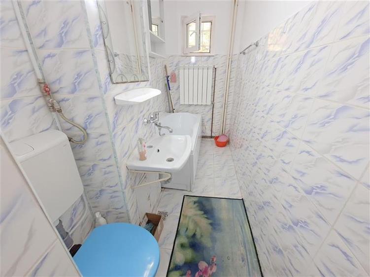 Apartament cu 2 camere nedecomandat, mobilat în 9 Mai