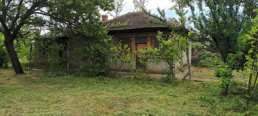 Casă cu 4 camere în Ceacu