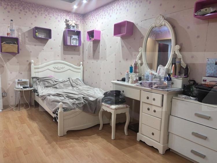 Apartament cu 3 camere semidecomandat, mobilat în Lipovei