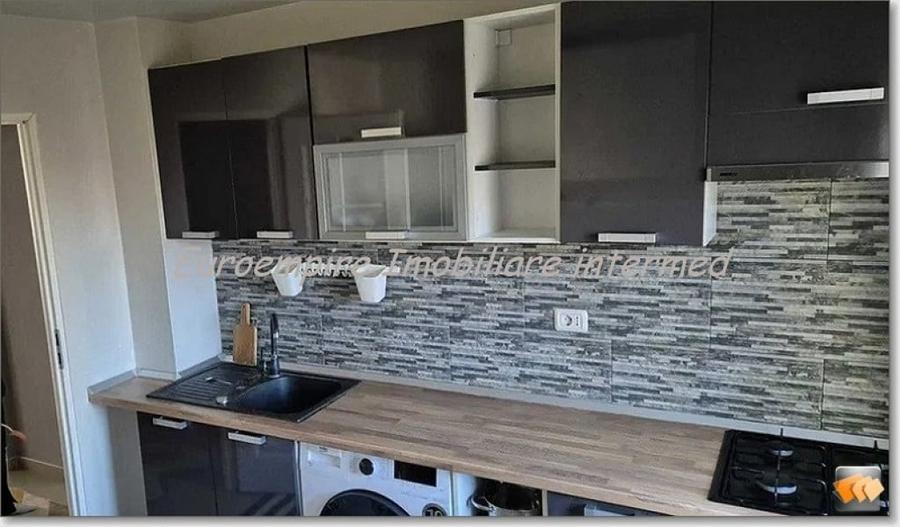 Apartament cu 3 camere decomandat în ICIL