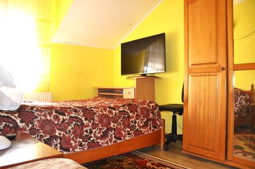Casă cu 5 camere cu Teren 850 Mp în Exterior Est