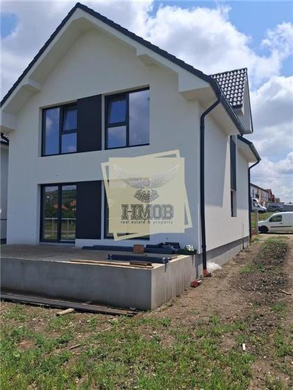 Casă individuală cu 5 camere cu Teren 350 Mp în Șura Mare