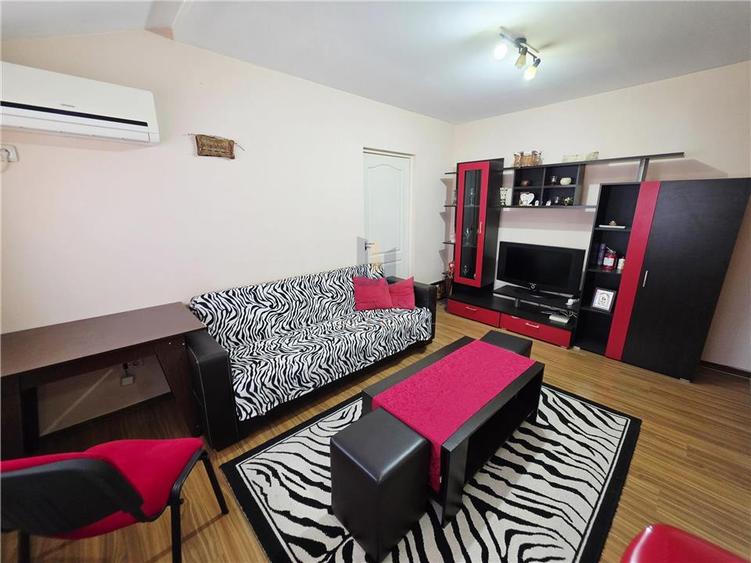 Apartament cu 2 camere semidecomandat în Girocului