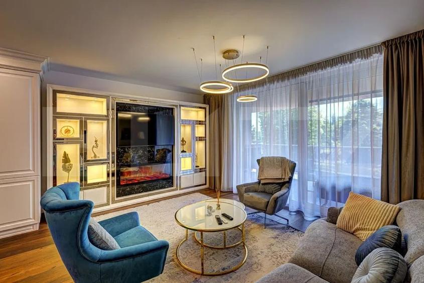 Apartament cu 3 camere semidecomandat, mobilat în Bună Ziua