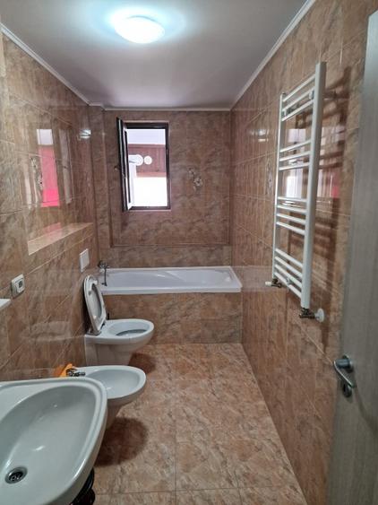 Apartament inchiriere 3 camere 400Euro  Cug Valea Adanca, complex Nicole Residen - 6