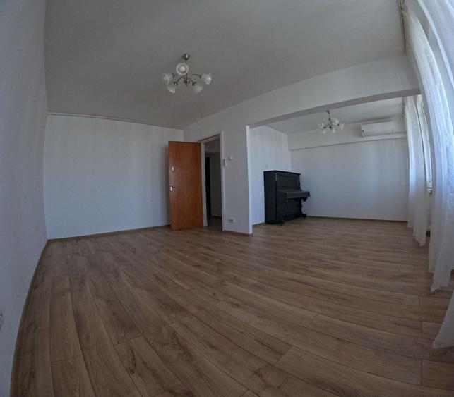 Apartament cu 3 camere decomandat în Morarilor